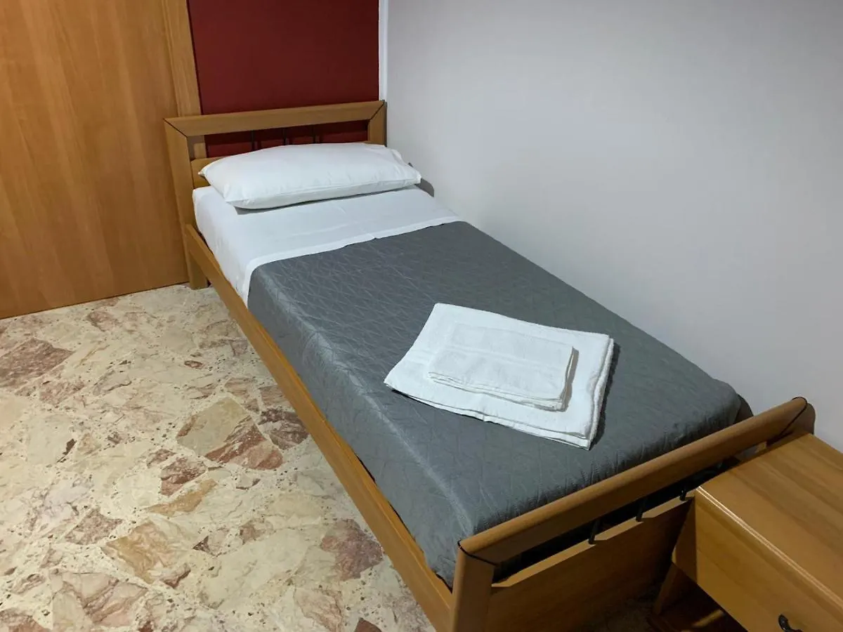 Apartament Casa Vacanze Lina San Mauro Castelverde 0*,